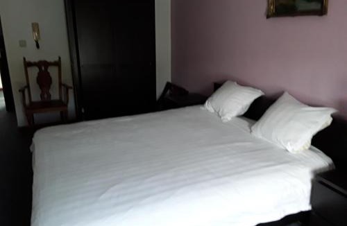 Jambes Hotel | Le Jardin du Thé Bord de la Meuse