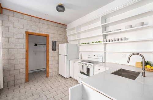 Mile End Apartment | "Le Laurier" - Mile-End Retreat, 3bdrs - sleeps (8)