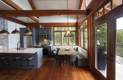 Lambton House | Le Oly | Chalet en bois rond | Bord de Lac