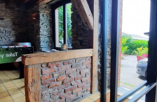Nisramont Cottage | Les Grands Chais-Gîte-Oversized-Ensuite-Countrysid