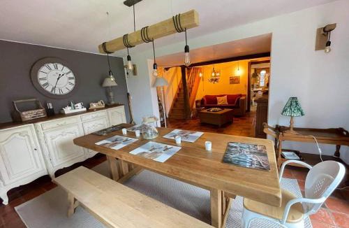 Houyet House | Lesse en Ciel vous accueille avec plaisir .