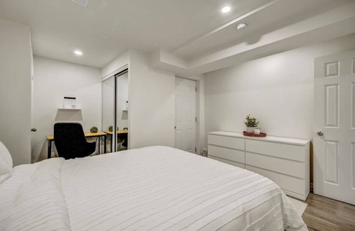 Halton Regional Municipality Apartment | LetitBnb: Tranquil Terrace