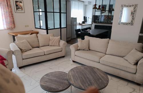 Saint-Nicolas House | liège 4420 rue jean Jaurès 45 grande maison joyeuse avec terrasse 30m2 pour 8 personnes maximum