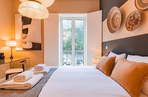 Sao Jose Apartment | Liberdade Elegance W/Rooftop Pool by LovelyStay