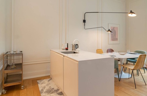 Sao Jose Apartment | Liberdade Garden by LovelyStay