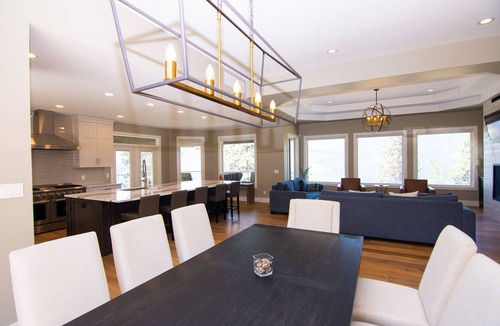 Central Okanagan House | Licensed Luxury Okanagan Home with Pool