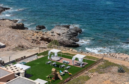 Panormos Apartment | Lili Seafront 3BDR house, everything on foot!