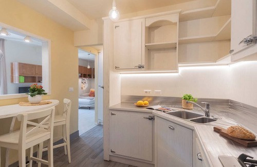 Como City Centre Apartment | Linda Apartment 2 - Two Bedroom Apartment, Sleeps 4