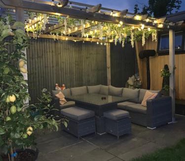 Hove House | Lindas LODGE Free PARKING air con plus provisions included