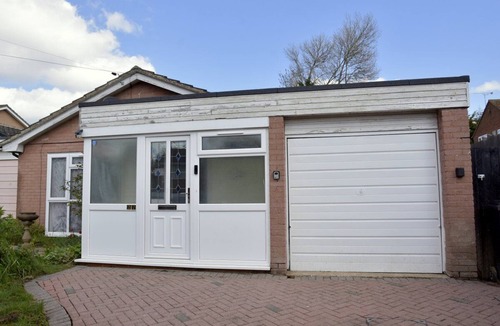 Oadby Apartment | LINDRICK VILLA 3BD BUNGALOW