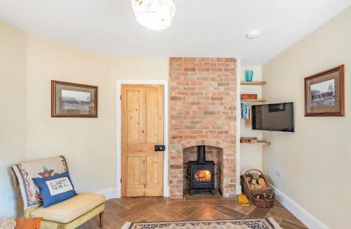 Horncastle House | Lion Gate Lodge