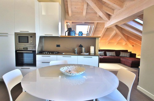 Bellagio Apartment | LISZT ATTIC by KlabHouse-modern 2BR-4pax- w/aircond