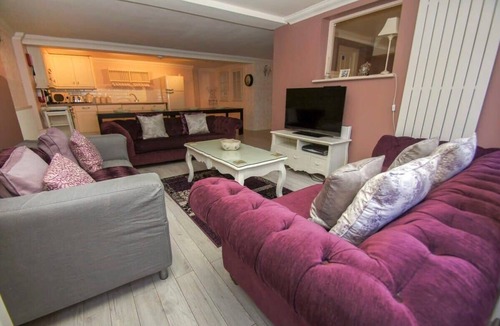 Brighton House | Little Paris | Parking | by Brighton Holiday Lets
