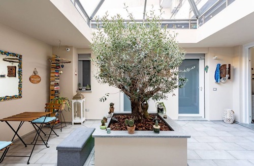 Arona Bed & Breakfast | Little Square