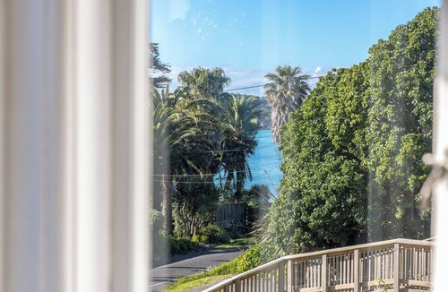 Surfdale House | Location on Lannan - metres from the sea!
