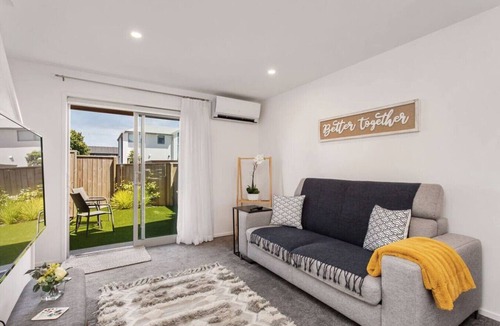 Riccarton Apartment | Location Plus Free Off St Park Handy Hospital