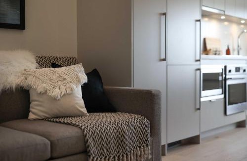 Rossland Apartment | Loft at The Crescent Sleeps 4 to 6