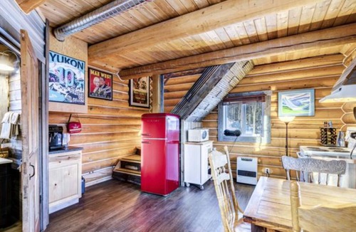Yukon Cabin | Log Cabin with Amazing Mountain & Lake Views (Pet Friendly)