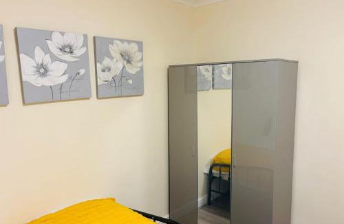 West Ham House | London Budget-Friendly Stay
