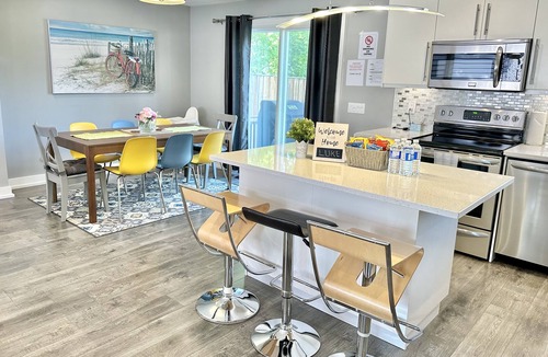 Port Weller West House | Long Stays Near Niagara Save 50% Off Now!