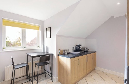 Oakleigh Apartment | Long-Term Large Penthouse/Golf course/