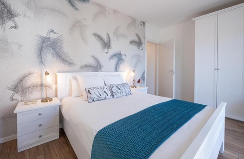 Albate Apartment | Lora luxury suite 4, free private parking, self check-in, air conditioner