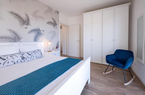 Albate Apartment | Lora luxury suite 4, free private parking, self check-in, air conditioner