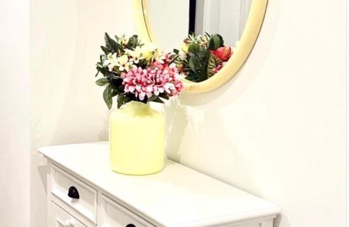 Albate Apartment | Lora roses suite 2, free private parking, self check-in, air conditioner