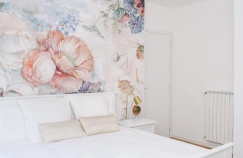 Albate Apartment | Lora roses suite 2, free private parking, self check-in, air conditioner