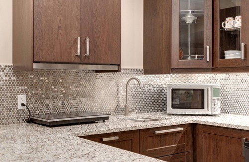 Montgomery Apartment | Lovely 2 BR Suite |Near Foothills Hospital & UofC