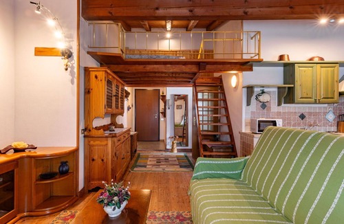 Domaso Apartment | Lovely apartment for 4 guests with WIFI and balcony