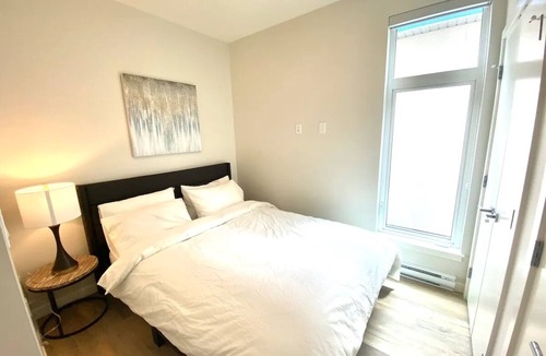 Sidney Hotel | Lovely One Bedroom Suite in Downtown Sidney