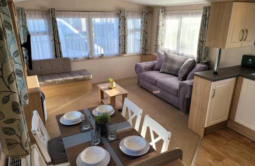Great Houghton House | Lovely Static Caravan at Billing Aquadrome