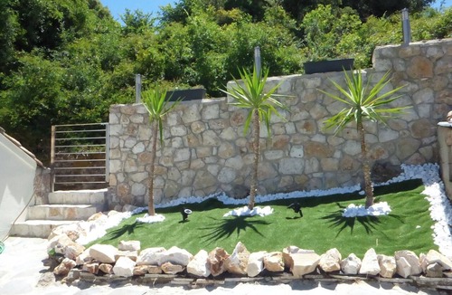 Petaleia Apartment | Lovely Studio in Strinilas With its own Pool