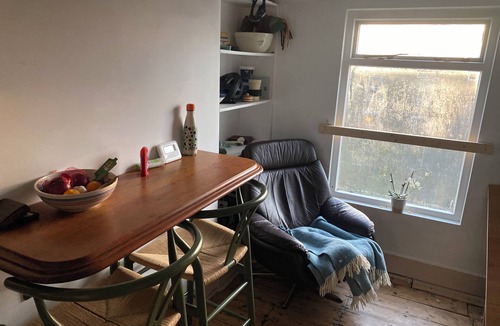 Cazenove House | Lovely whole private flat in Stoke newington! Cosy and lots of light