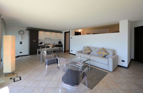Vercana Apartment | Lucia house, sunshine and lake view!