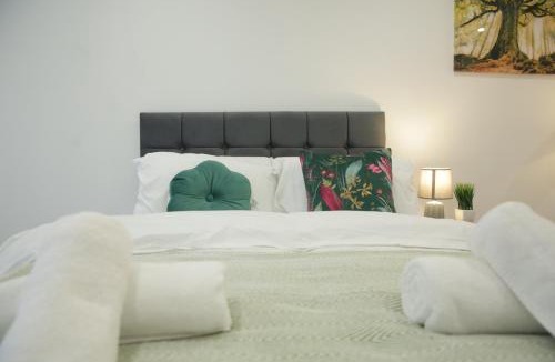Luton House | Luton Nook and Kitchen 4 mins to Luton AirPort