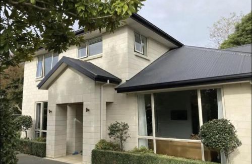 Burnside Villa | Luxurious 5 Bedroom home with heated pool