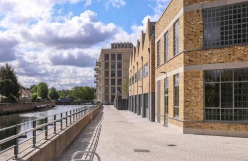 Bromley North Apartment | Luxurious and Spacious 1 Bedroom Apartment in London