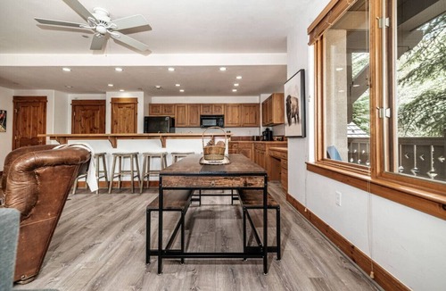 Edwards Condo | Luxurious Condo Gated Community Pool Hot Tubs