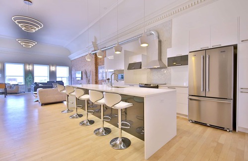 Old Montreal Condo | Luxurious Penthouse in Old Montreal featuring a majestic roof terrace