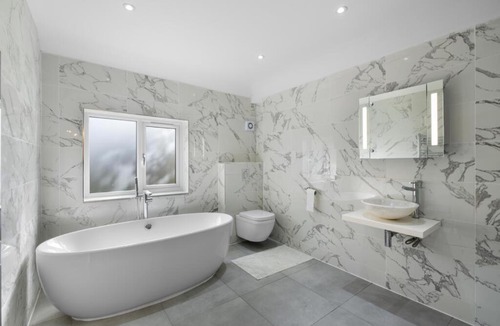 Lutterworth Apartment | Luxurious Relaxing 6 Bed House for great comfort