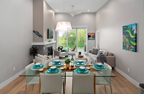 Sooke Apartment | Luxurious Top Floor suite with Ocean Views