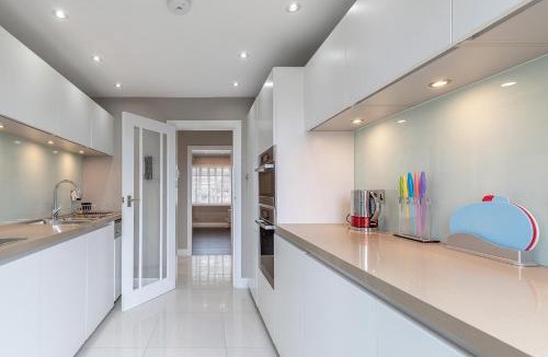 Golders Green Apartment | Luxury 2-Bed Apartment London