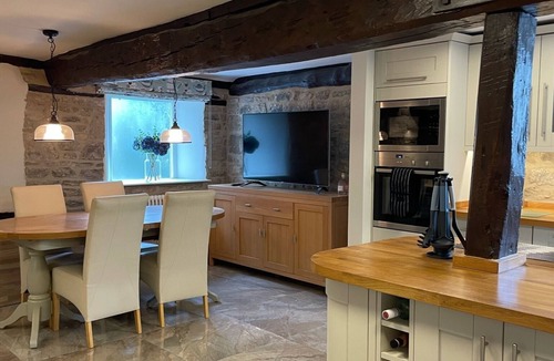 Stamford House | Luxury 6 Bedroom Townhouse - Central Stamford