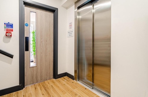 Borehamwood Apartment | Luxury Apartment Close to Elstree & Borehamwood Station