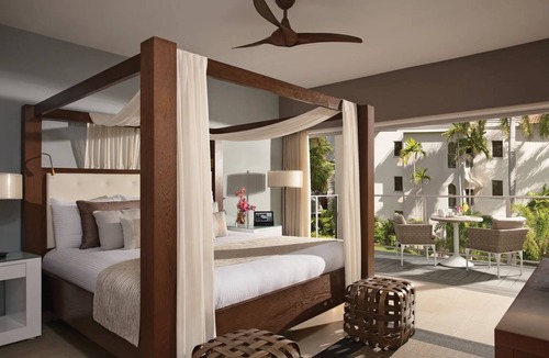 Montego Bay Resort | Luxury Beachfront All Inclusive Resort Jamaica Tropical View With Tub