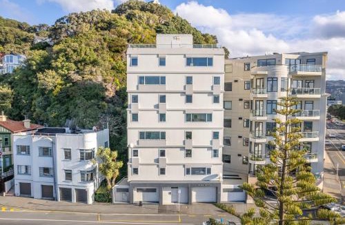 Oriental Bay Apartment | Luxury Beachfront Apartment - Entire 2 Level Apartment