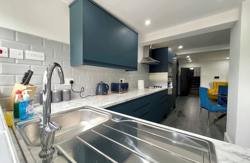 Harringay Ladder House | Luxury Deluxe Double Room In Guest House | Vibrant London