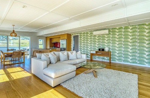 Merita House | Luxury Executive 4 Bedroom Holiday Home